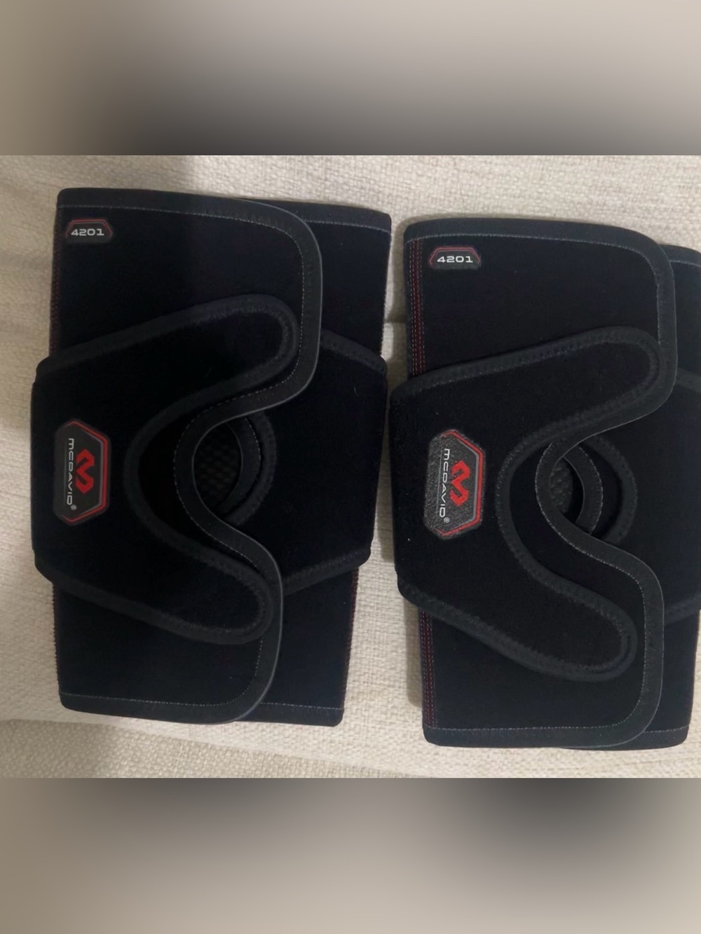 Black Knee Supports with Adjustable Straps - Pair